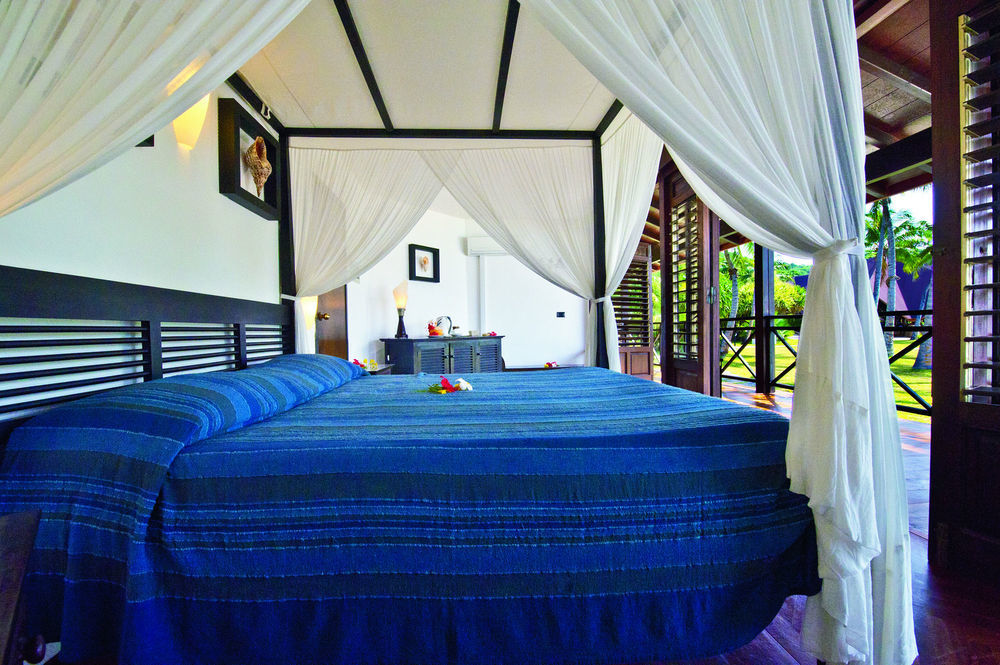 New Emerald Cove Hotel Baie Sainte Anne Exteriör bild