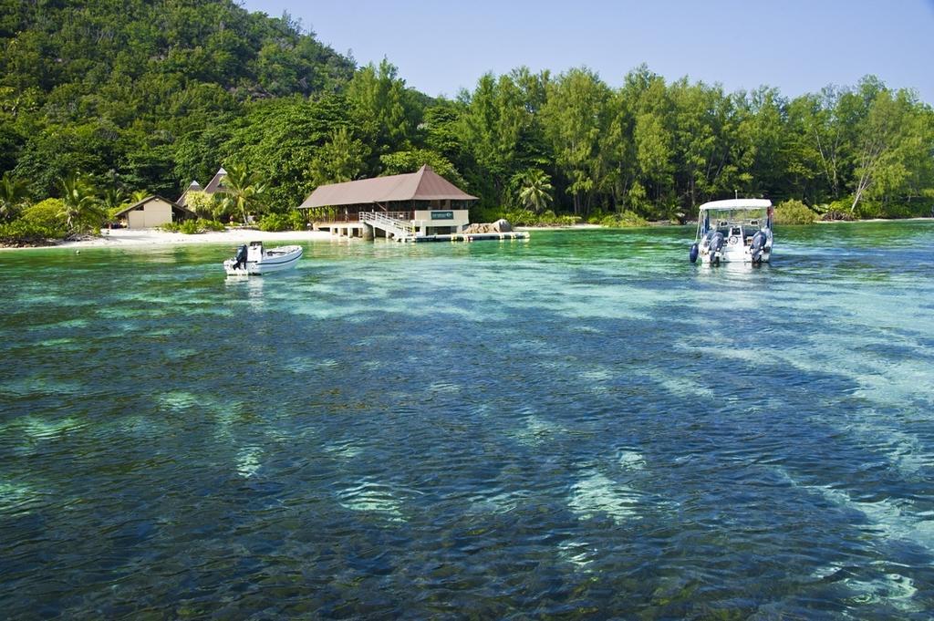 New Emerald Cove Hotel Baie Sainte Anne Exteriör bild
