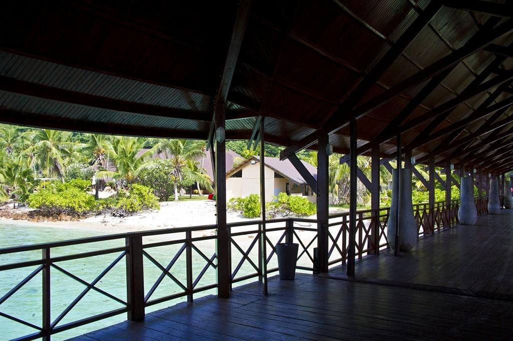 New Emerald Cove Hotel Baie Sainte Anne Exteriör bild