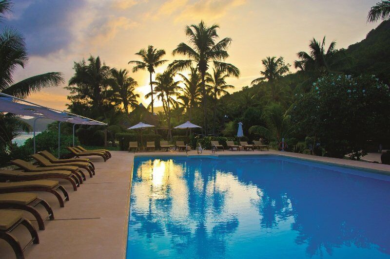 New Emerald Cove Hotel Baie Sainte Anne Exteriör bild